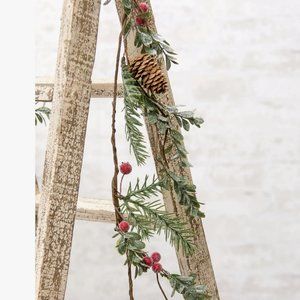 Sugar Berry Pine Garland